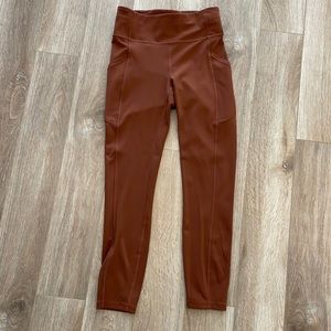 Lululemon 7/8 leggings with side pockets